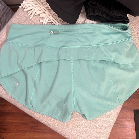 💕SOLD💕Lululemon Toothpaste Speed Up Shorts - Picture 2 of 6